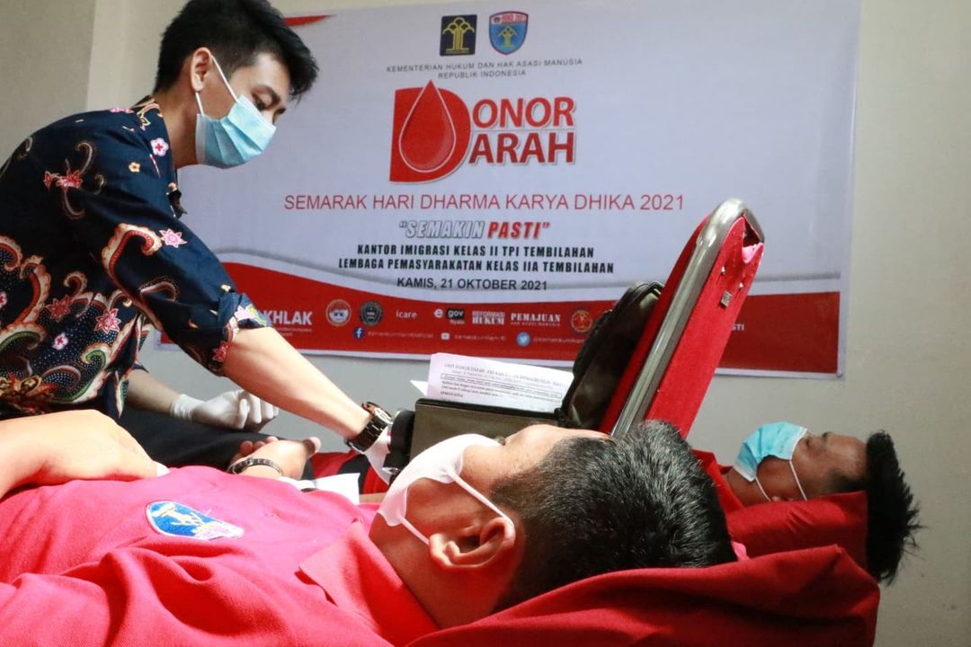 IMIGRASI DAN LAPAS TEMBILAHAN ADAKAN BAKTI SOSIAL DAN DONOR DARAH